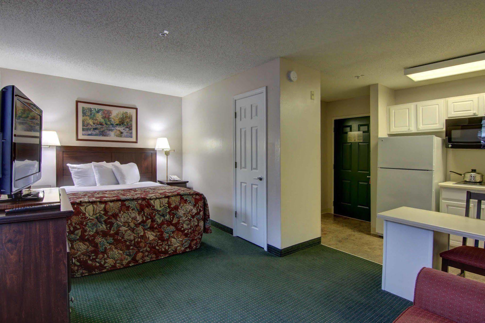 Intown Suites Extended Stay Marietta Ga - Roswell Rd Екстериор снимка