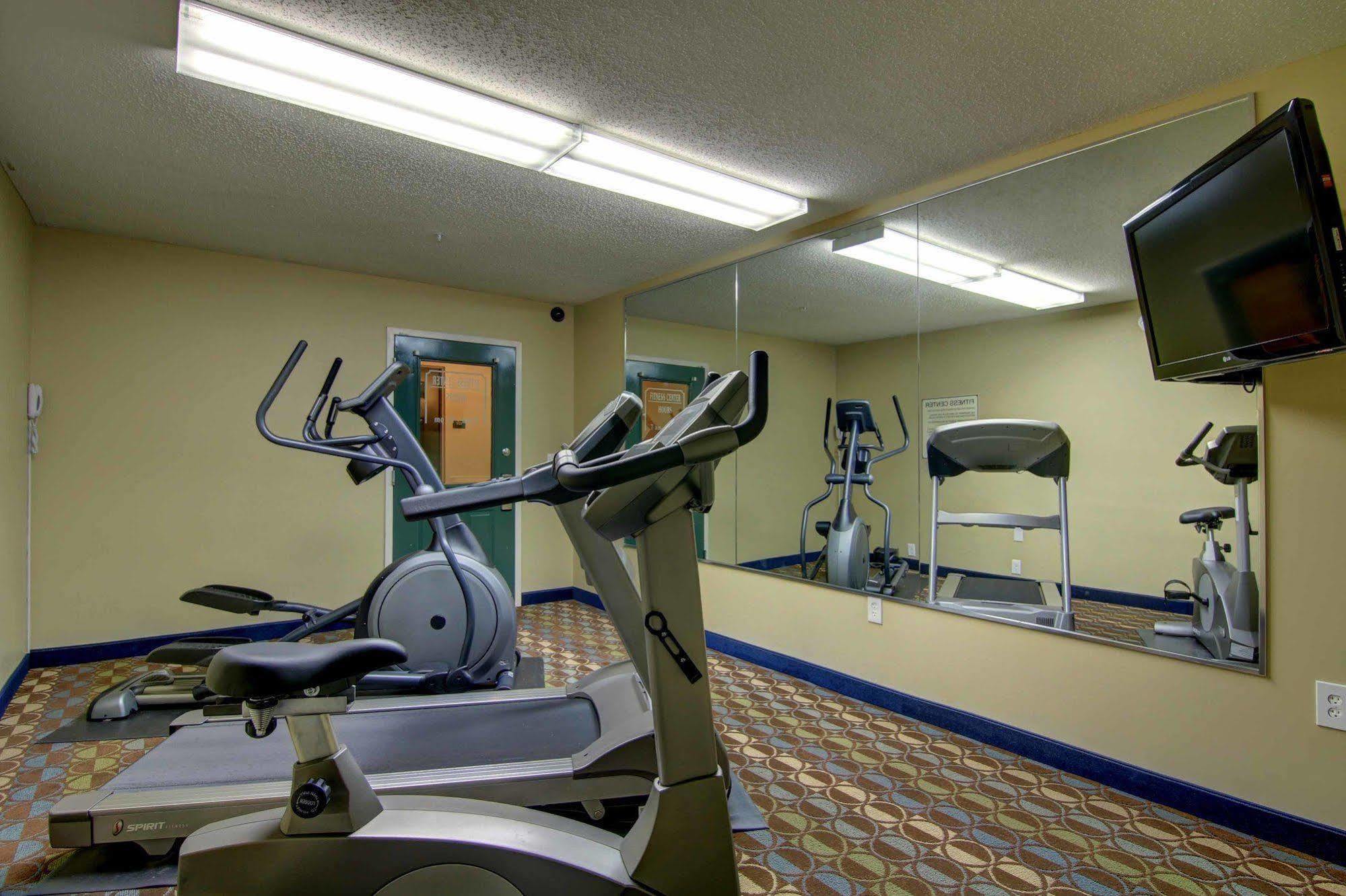 Intown Suites Extended Stay Marietta Ga - Roswell Rd Екстериор снимка